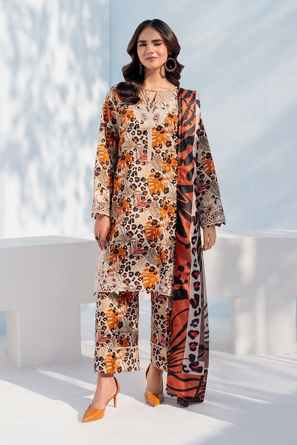 Baroque 3PC Karandi Printed Shirt with Karandi Printed Dupatta and Trouser – ZC1702