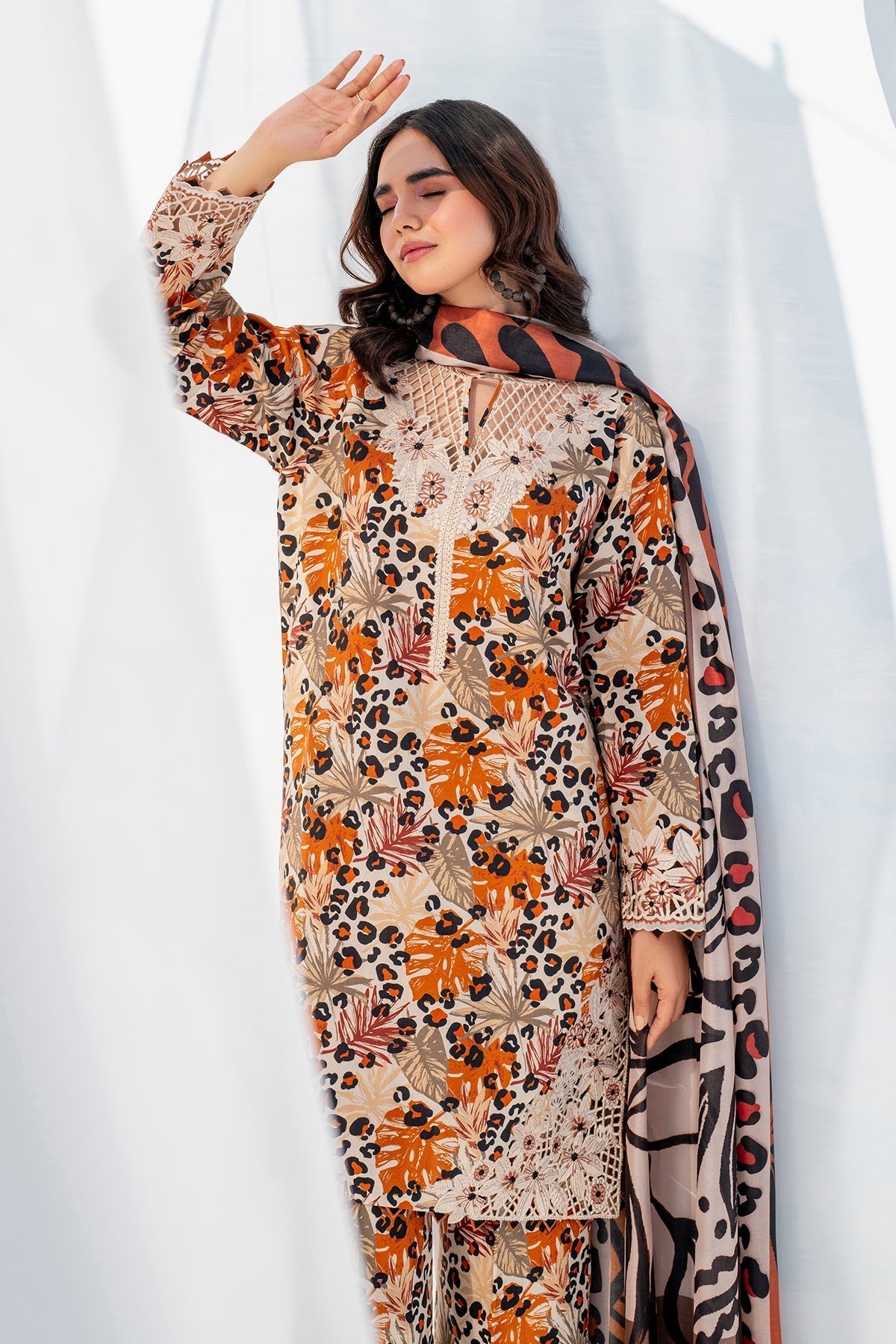 Baroque 3PC Karandi Printed Shirt with Karandi Printed Dupatta and Trouser – ZC1702
