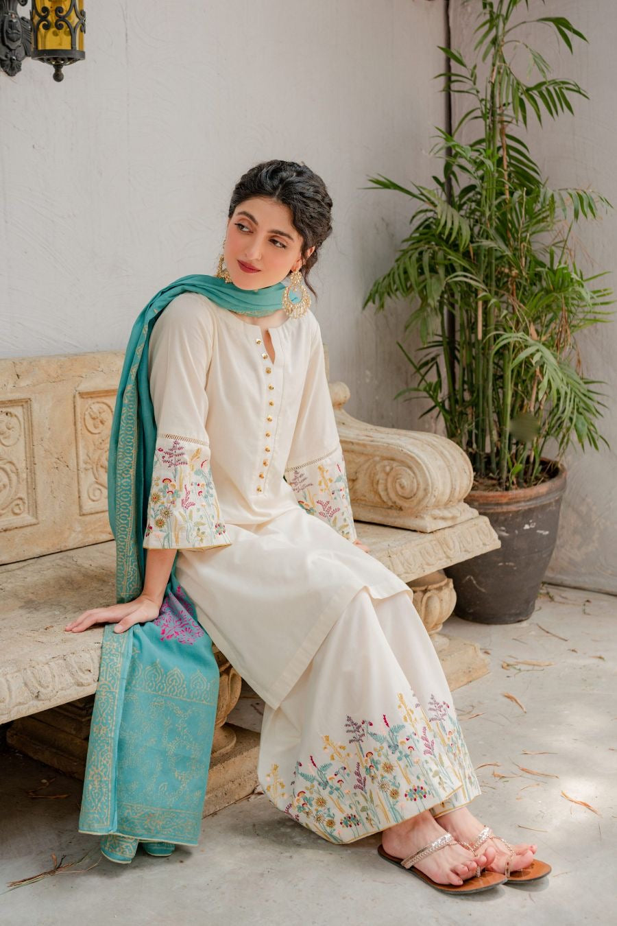 Khaddar Luxe 3PC Embroidered Unstitched Dress – ZC624
