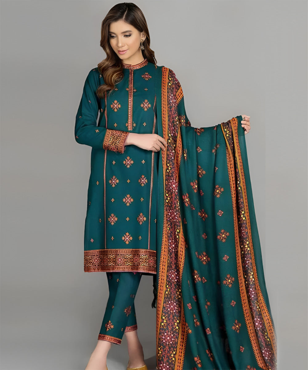 Kayseria Lawn 3PC Embroidered with Lawn Embroidered Dupatta – ZC1118
