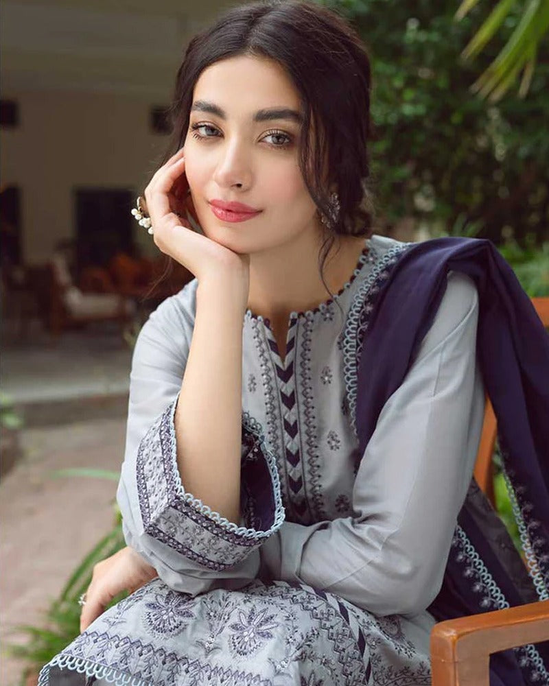 Linen Luxe 3PC Embroidered Shirt with Chiffon Embroidered Dupatta – ZC578