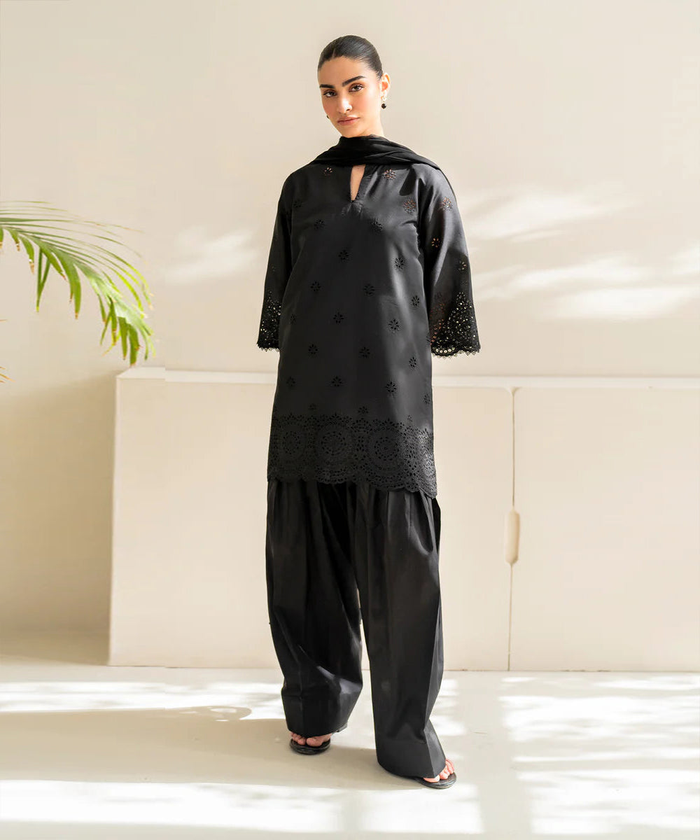 BAROQUE Dhanak 3PC Embroidered Suit with Chiffon Dupatta – ZC152