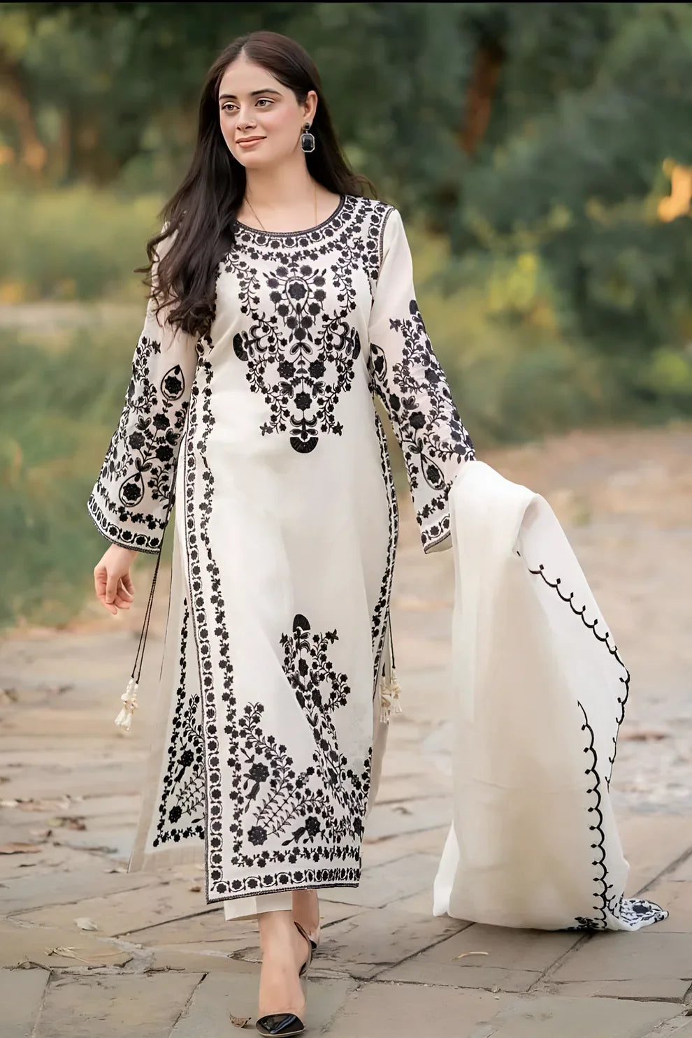 Jazmin Dhanak 3PC Embroidered Suit with Dhanak Embroidered Shawl – ZC105
